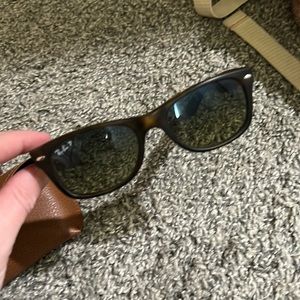 Women’s raybans matte and polarized